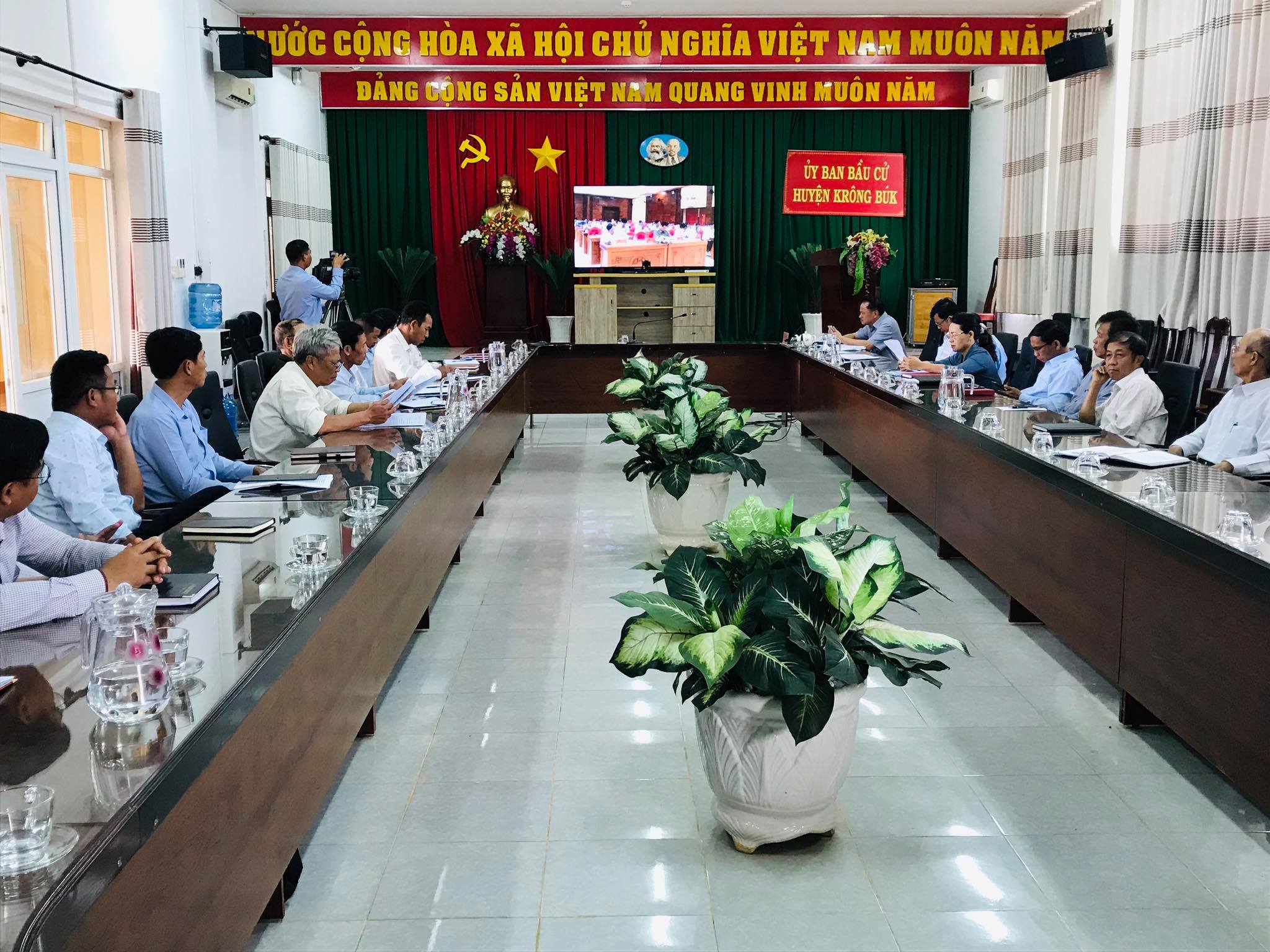 Phiên họp trực tuyến UBND tỉnh thường kỳ tháng 3 năm 2021